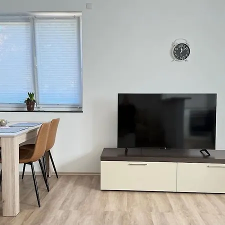 Irina An Der Deutschen Weinstrasse 67269 Sausenheim *